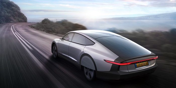 Lightyear dévoile sa voiture électrique solaire avec 725km d’autonomie