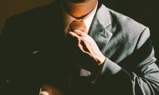 Quelle tenue vestimentaire choisir pour pitcher sa start-up ?